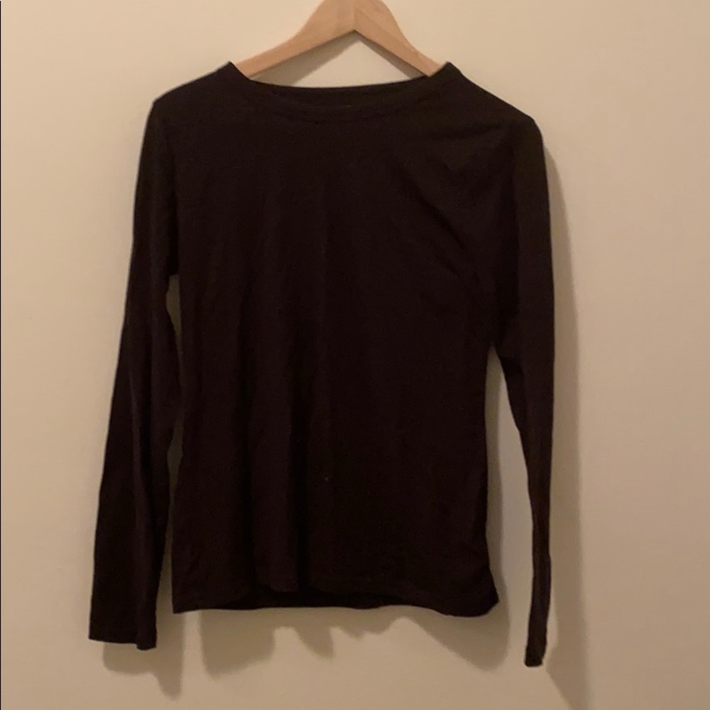 Black long sleeve tee